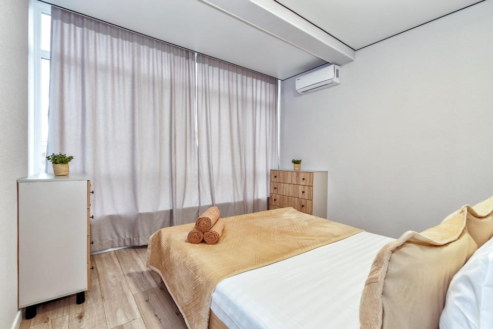 Bed, Photo of the whole room, Bedroom, air conditioner