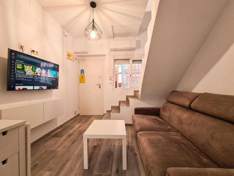 TV and multimedia, Living room, Seating area