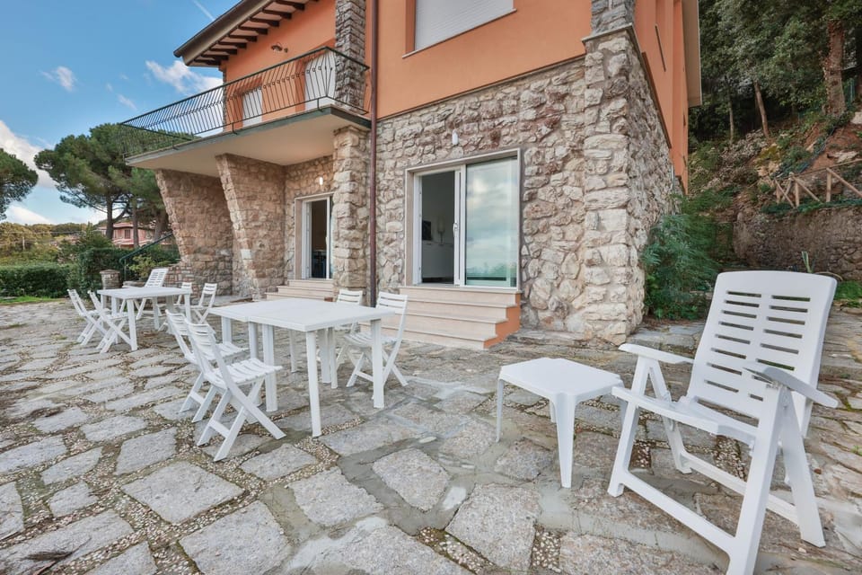 Property building, Balcony/Terrace