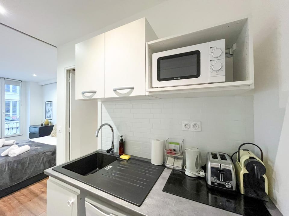 UrbanFlat 206 - Beautiful Studio in the center of Paris Apartment in Paris