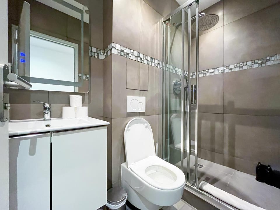 UrbanFlat 206 - Beautiful Studio in the center of Paris Apartment in Paris