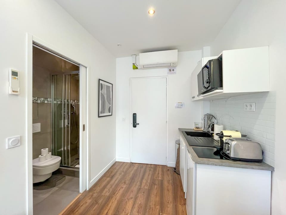 UrbanFlat 208 - Beautiful Studio in the center of Paris Apartment in Paris