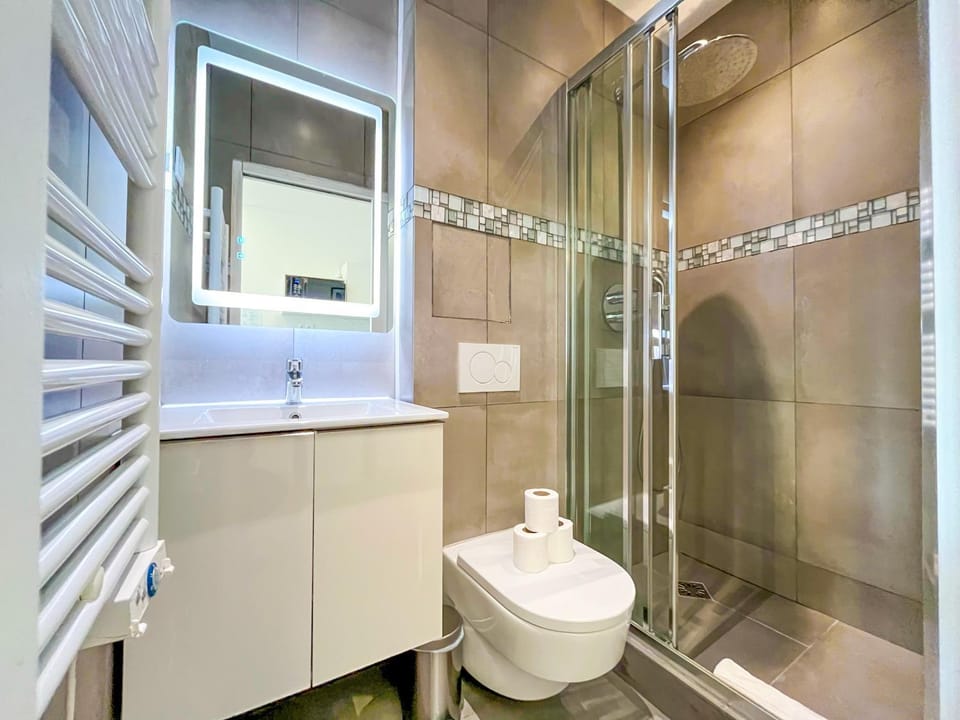 UrbanFlat 208 - Beautiful Studio in the center of Paris Apartment in Paris