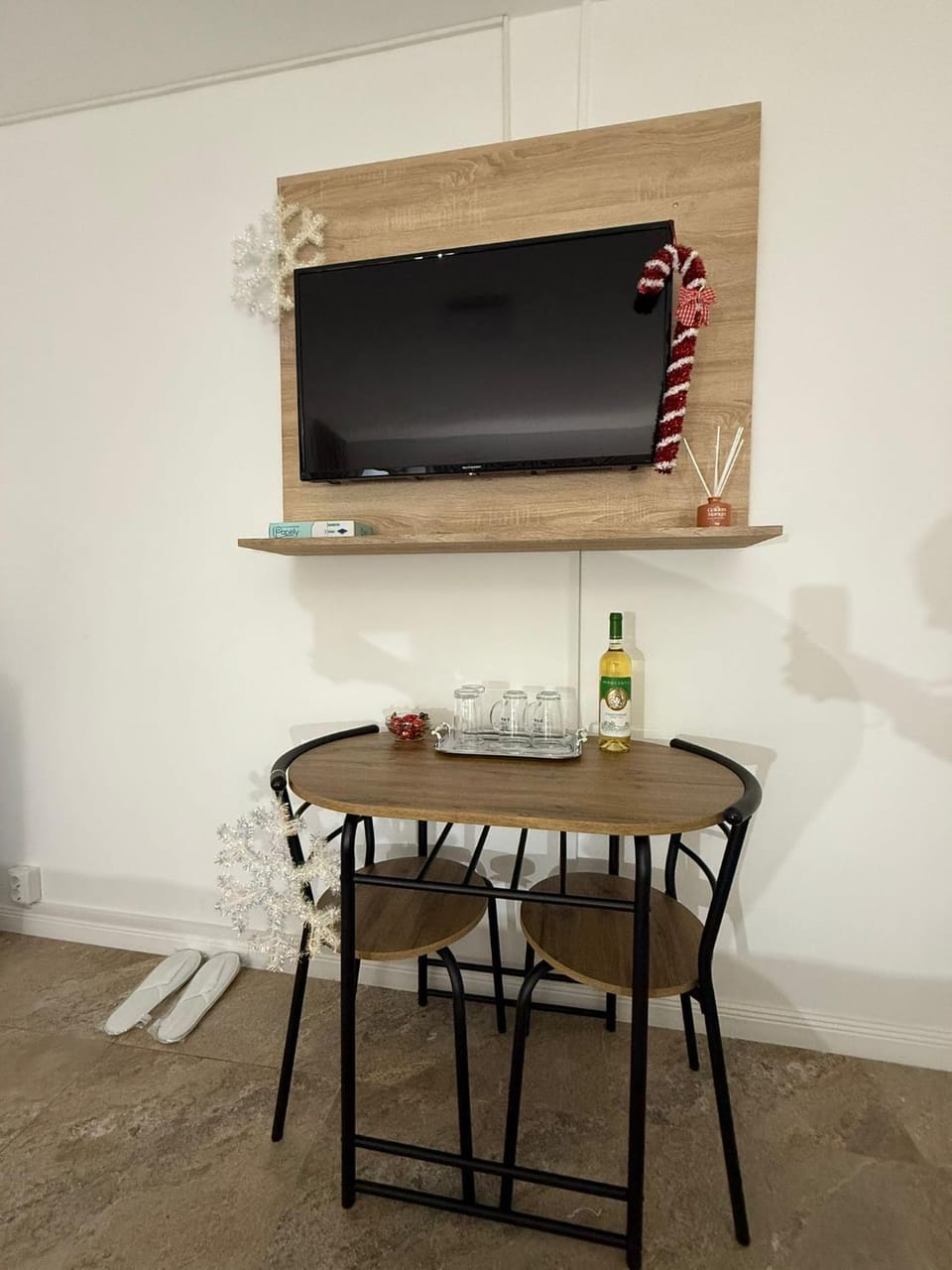 TV and multimedia, Dining area, Drinks