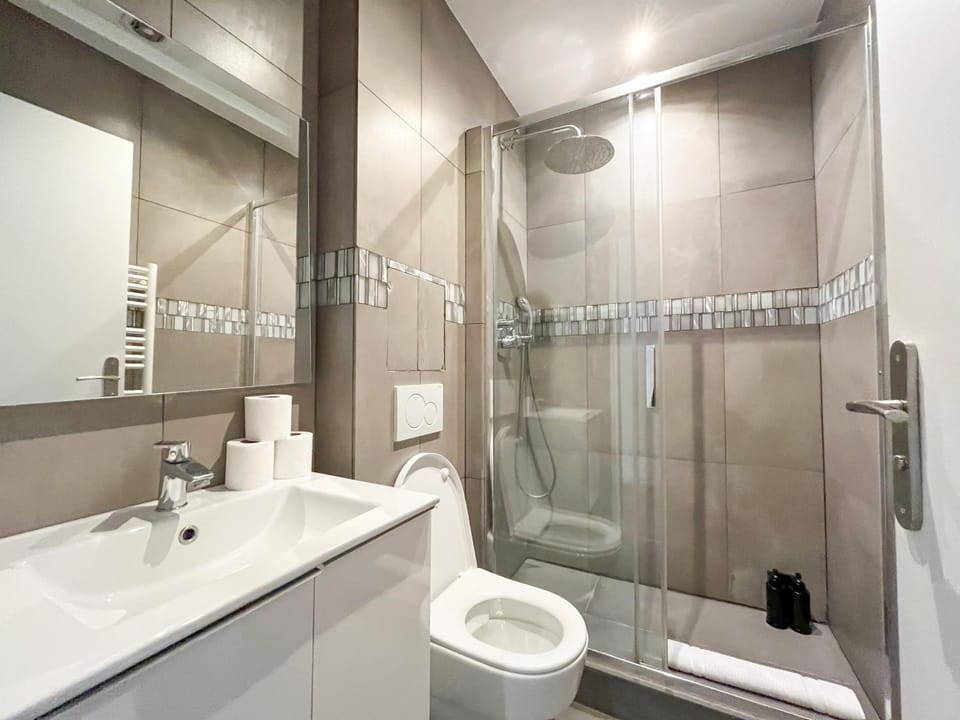 UrbanFlat 211 - Large Studio for 4 in the center of Paris Apartment in Paris