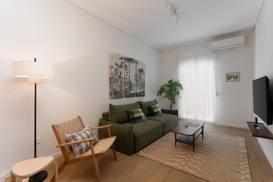 Cozy 2BR Apartment Warm, Bright & Steps to Metro Apartment in Athens