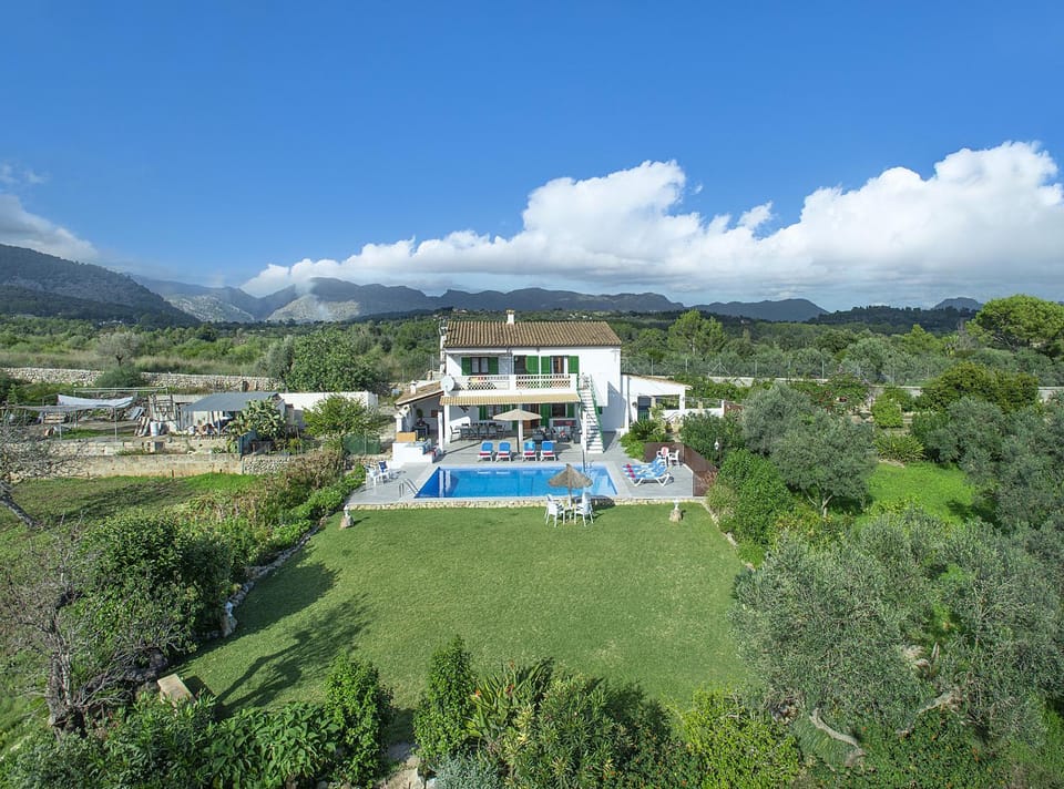 Property building, Off site, Natural landscape, Bird's eye view, Mountain view, Pool view, Swimming pool