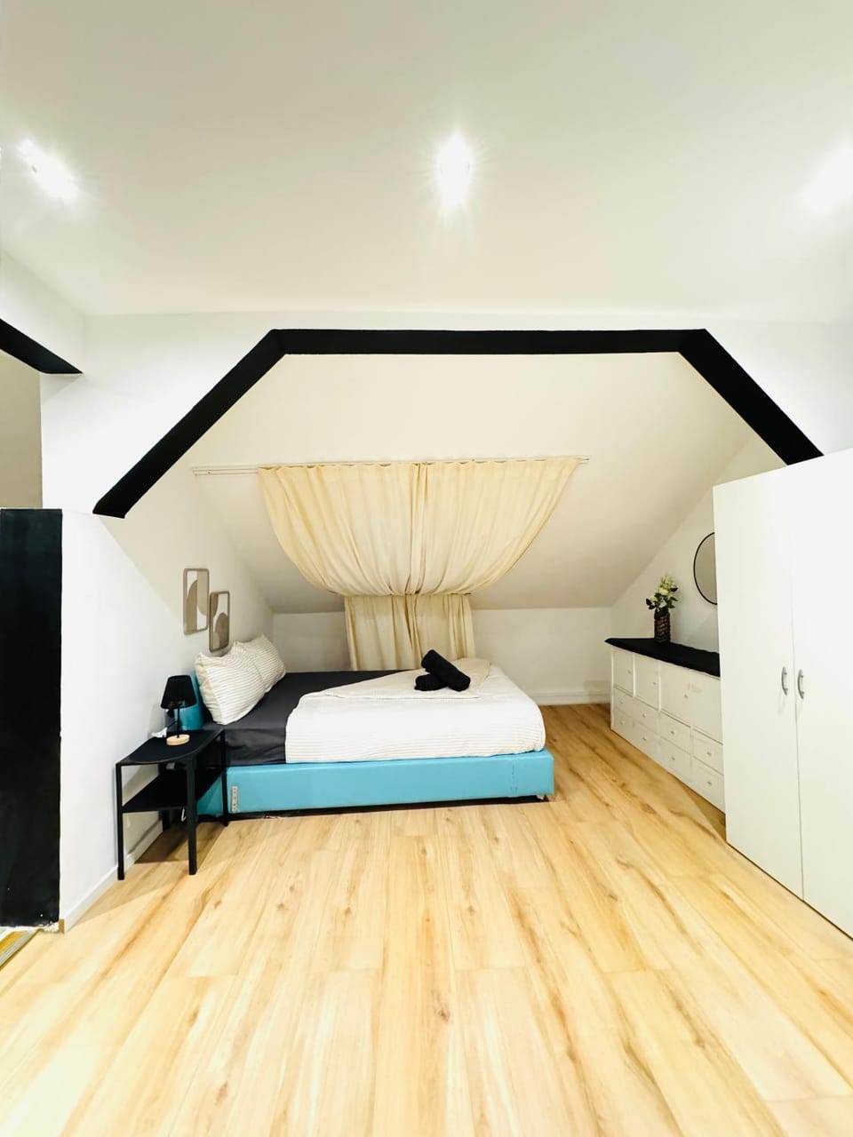 Bed, Bedroom