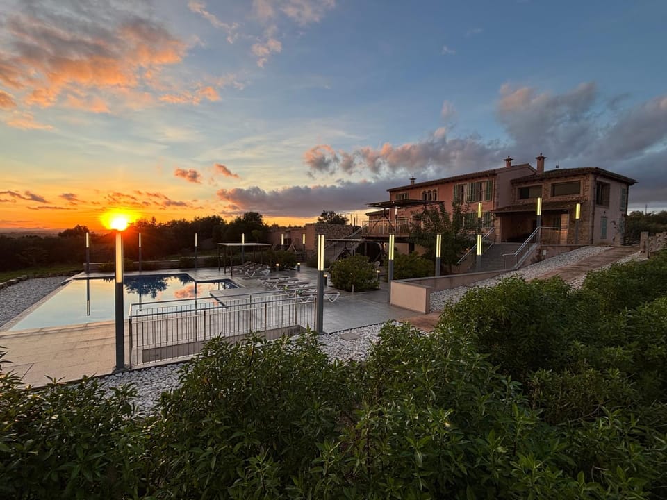 Property building, Day, Natural landscape, Pool view, Swimming pool, Sunrise, Sunset