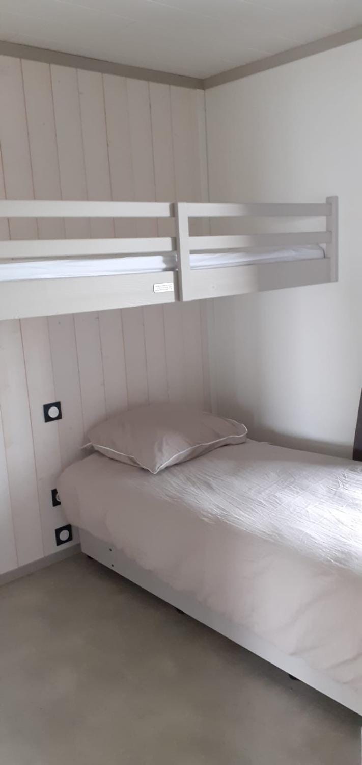 bunk bed