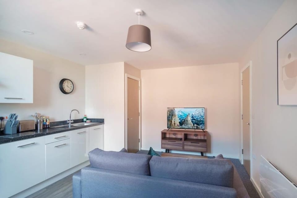 Apartment for 2 Salford All Amenities Apartment in Salford
