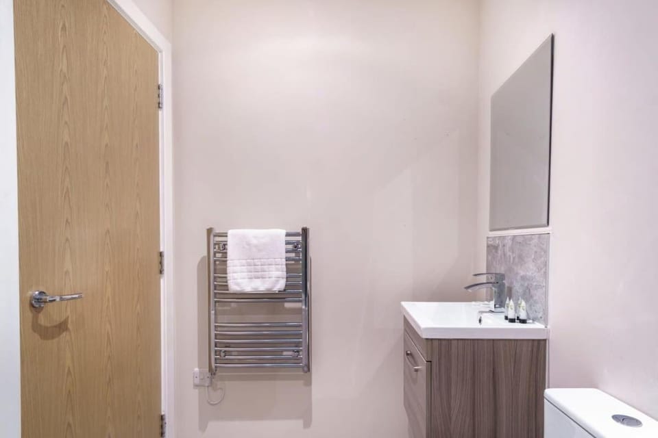Apartment for 2 Salford All Amenities Apartment in Salford