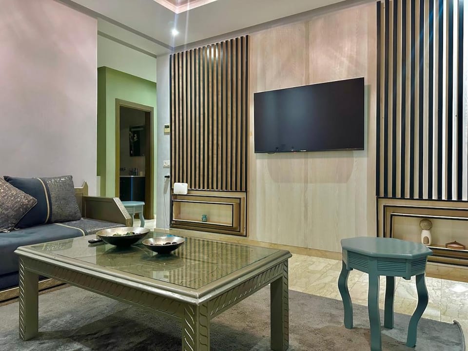 Communal lounge/ TV room, TV and multimedia, Living room, Seating area
