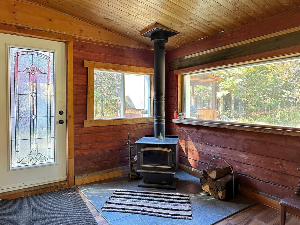 Spa Lake & Near Ski Resort - Havres aux Bleuets Chalet in Quebec