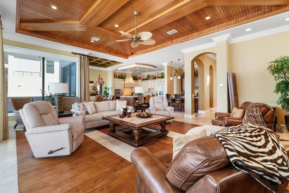 Luxury Beachfront Paradise House in Bonita Springs