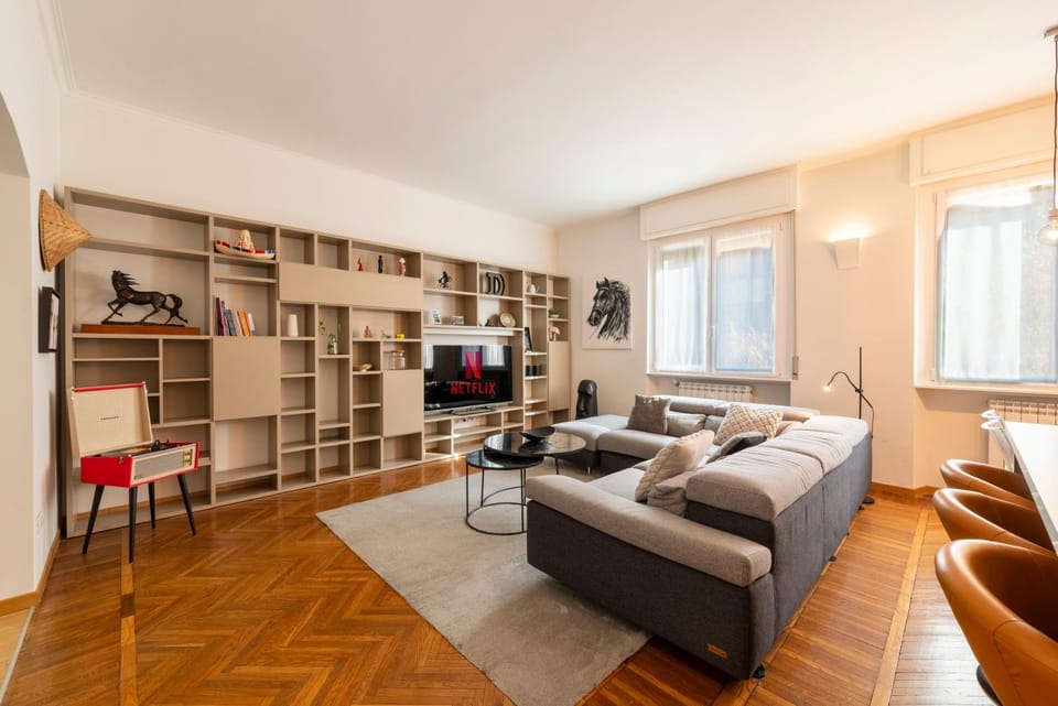 TV and multimedia, Living room, Seating area