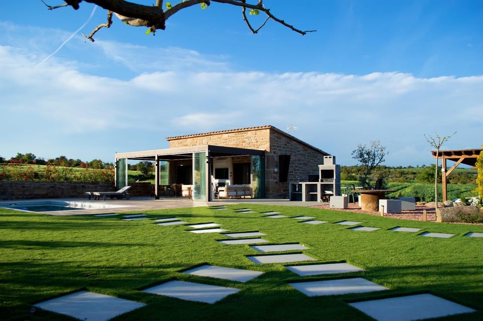 Off site, Day, Natural landscape, Swimming pool