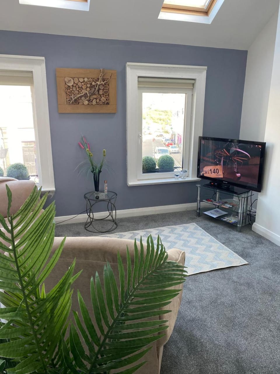 Communal lounge/ TV room