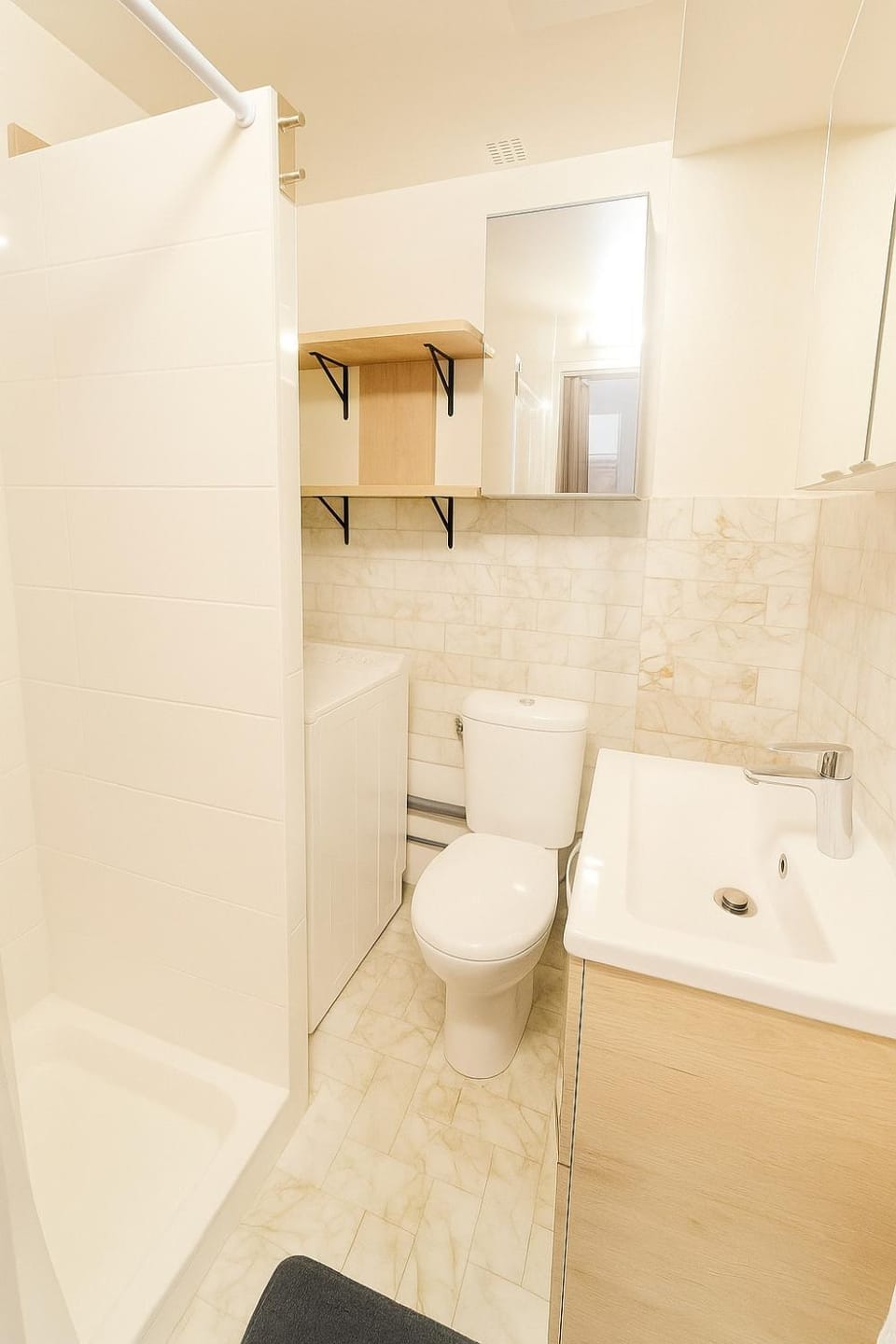 Bright Studio with Stunning Open View Paris 16, Dauphine University Apartment in Paris