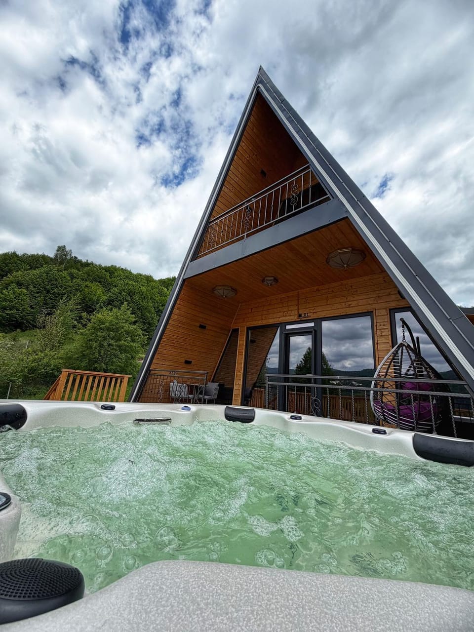 Property building, Summer, Hot Tub, Mountain view, Mountain view