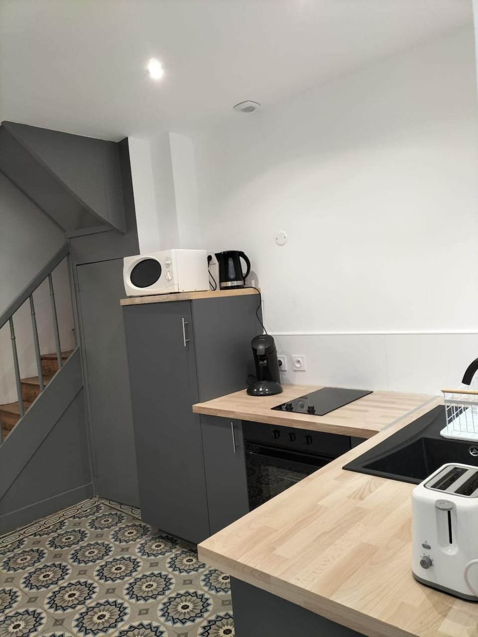 Kitchen or kitchenette, toaster