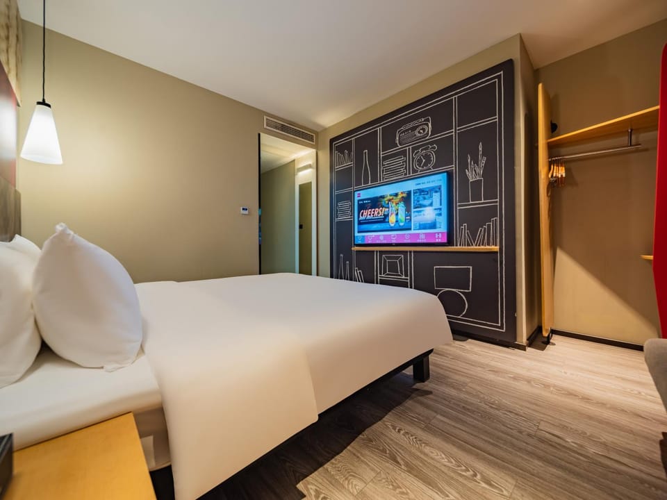 Ibis Chengdu High-tech Electronics University Hotel in Chengdu