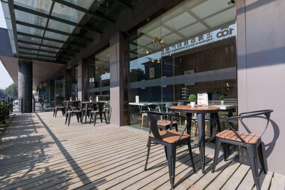 Property building, Seating area