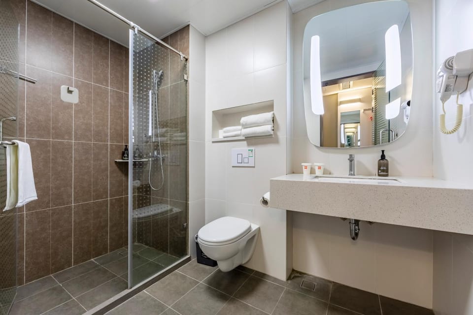 Toilet, Bathroom