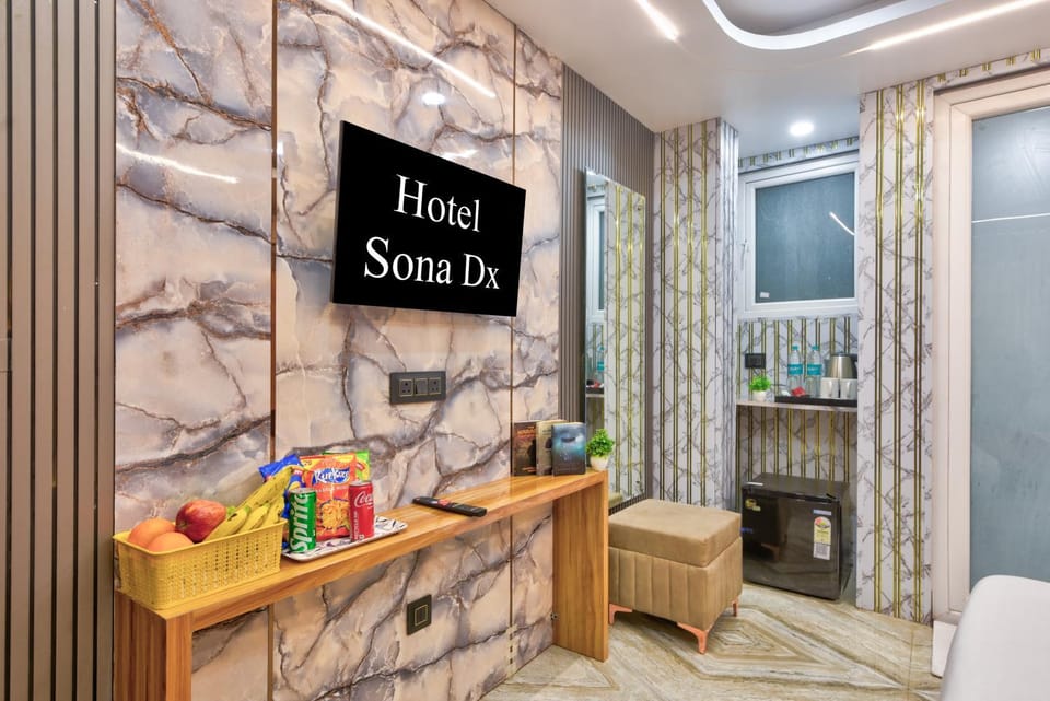 Bathroom, Text overlay