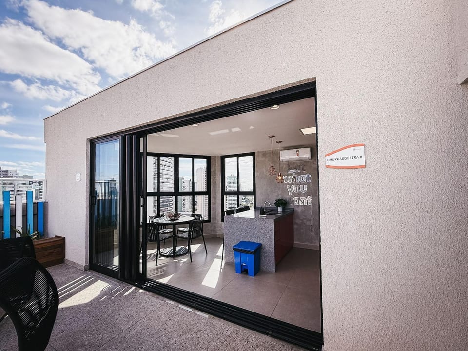 BE Deodoro, prédio novo! completo, com piscina e academia, perto do mercado público Apartment in Maringá