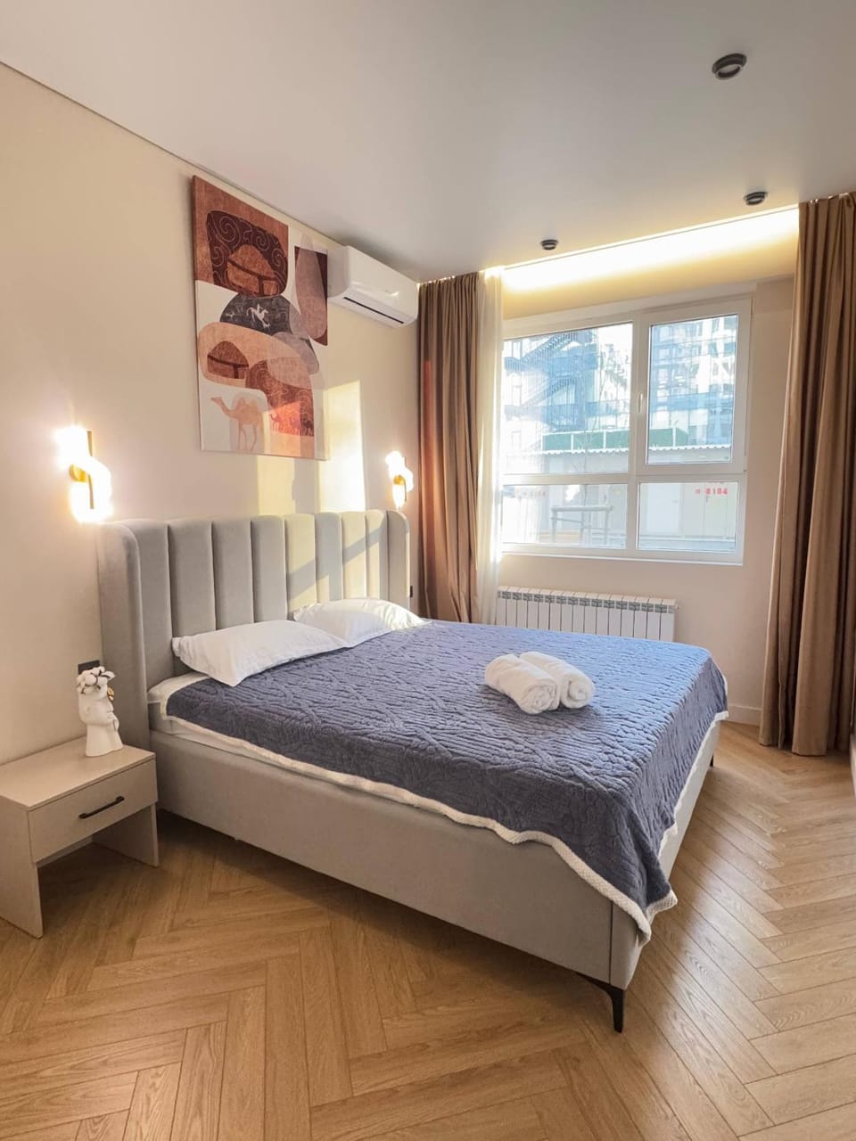 Bed, Photo of the whole room, Bedroom, towels