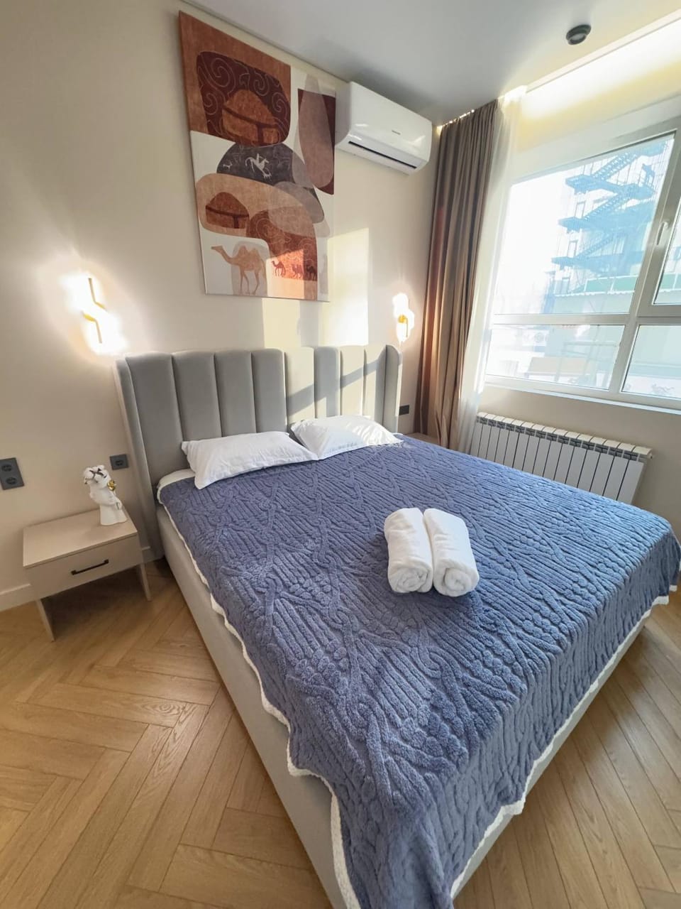 Bed, Photo of the whole room, Bedroom, towels