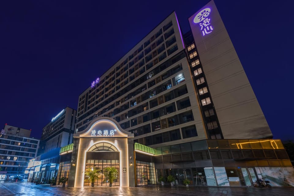 Property building, Night, City view, Location