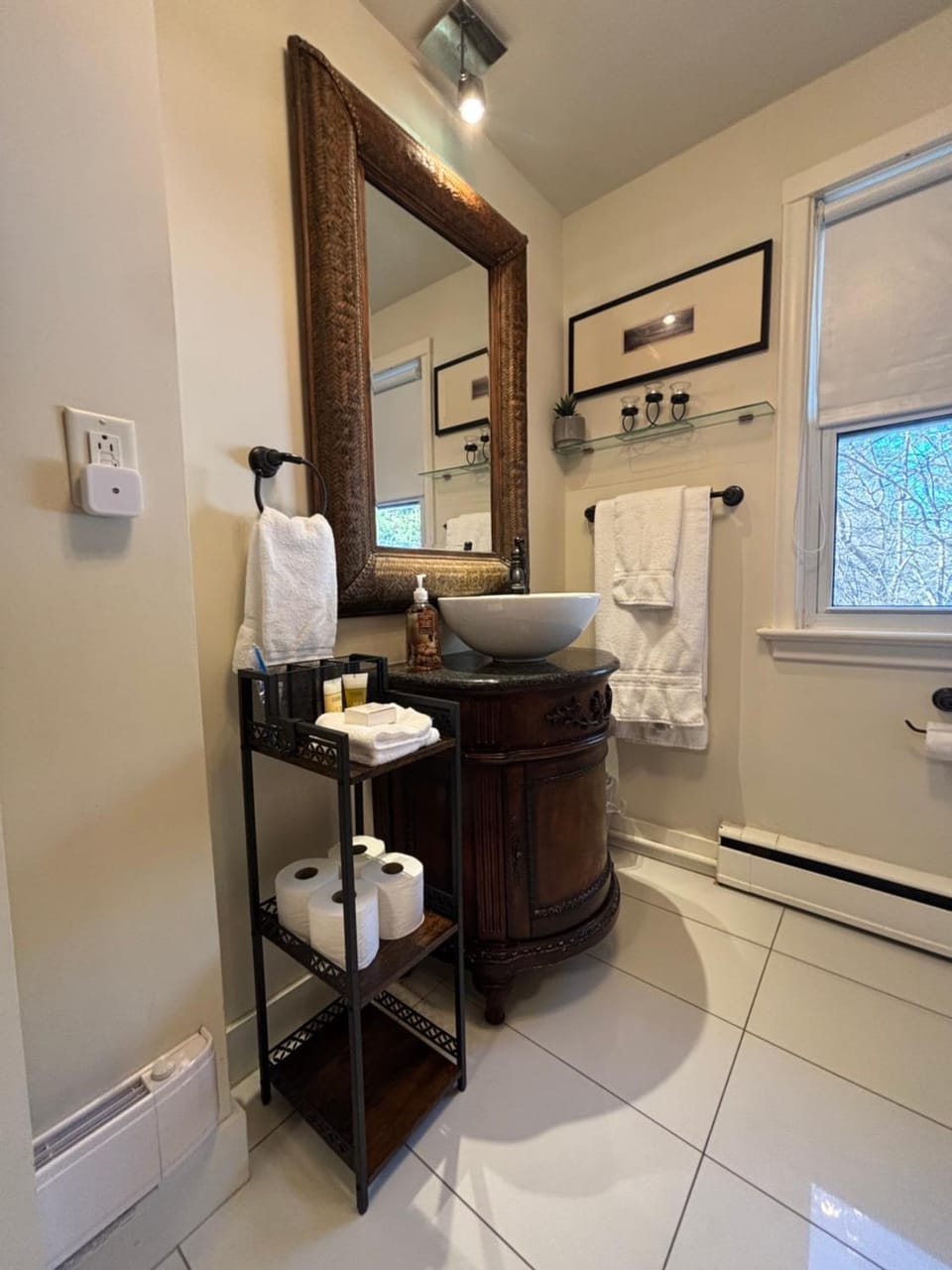 Vintage Pines Guest House Bed and Breakfast in Niagara-on-the-Lake