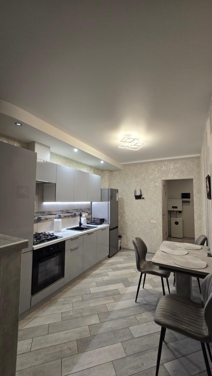 Kitchen or kitchenette, Dining area, oven, stove