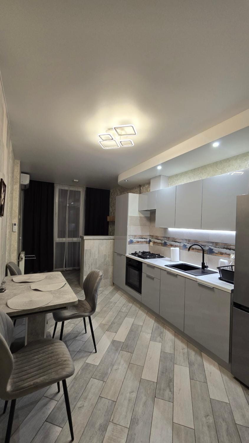 Kitchen or kitchenette, Dining area, oven, stove