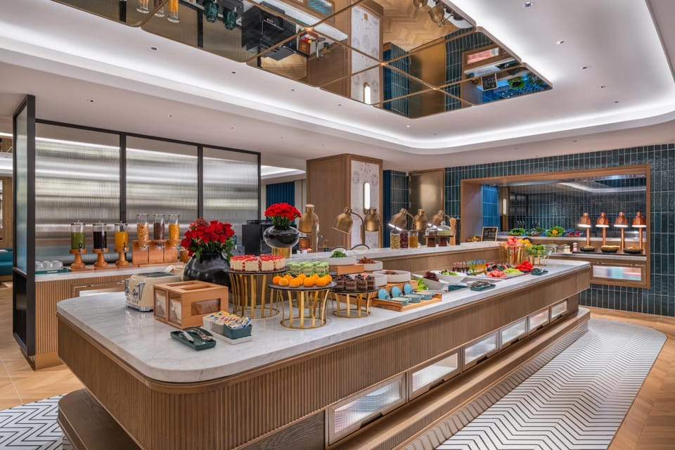 Restaurant/places to eat, Breakfast, Buffet breakfast