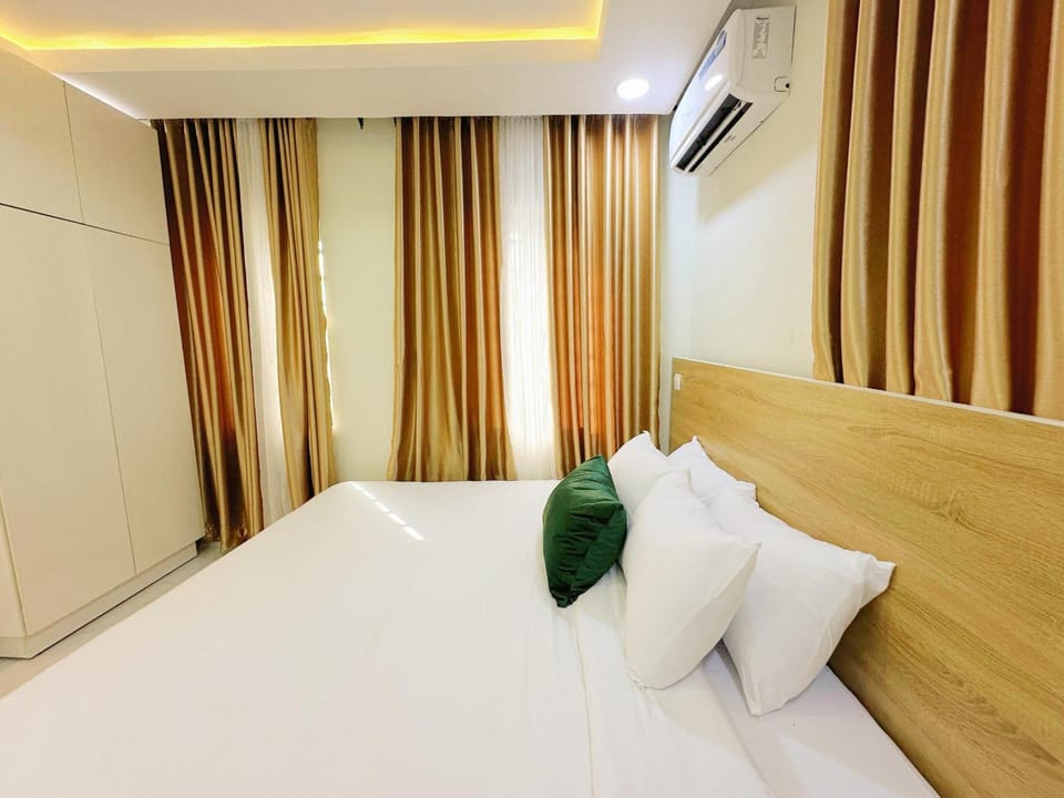 Bed, Bedroom, air conditioner