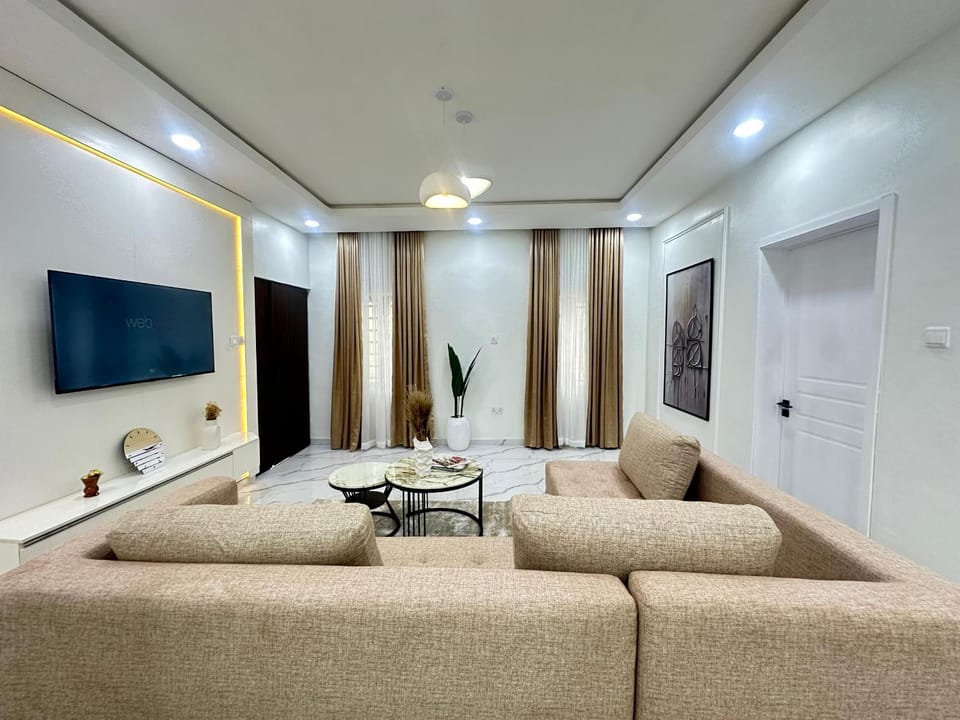 TV and multimedia, Living room, Seating area, air conditioner