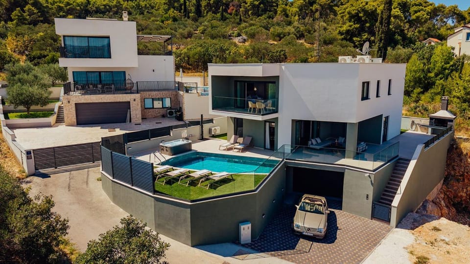 Property building, Swimming pool