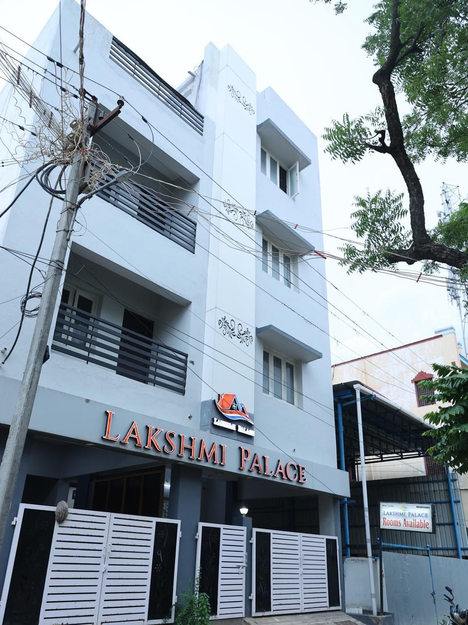 Property building, Facade/entrance