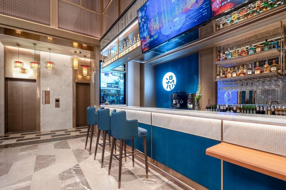 Lounge or bar
