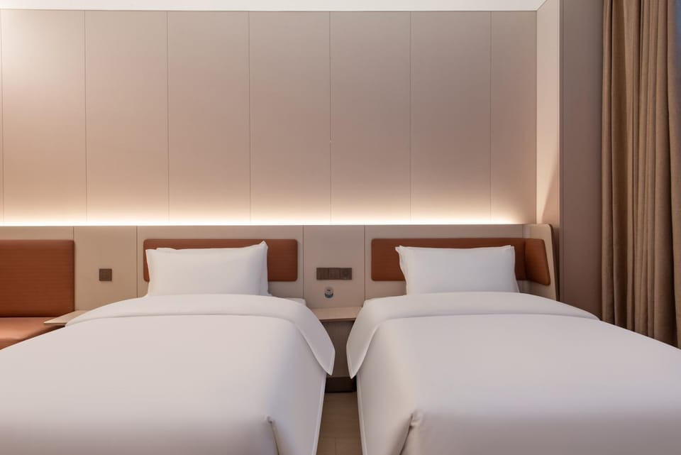 Hanting Hotel Guangzhou Pazhou Convention and Exhibition Center Keyun South Road Hotel in Guangzhou