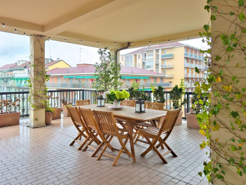 Homeby, Horizon Penthouse Apartment in Turin