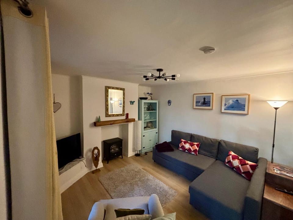 Communal lounge/ TV room, Living room