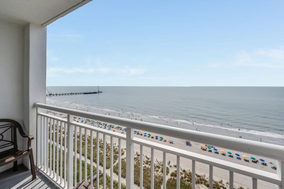 High Floor, Direct Oceanfront Views,Camelot Resort House in Myrtle Beach