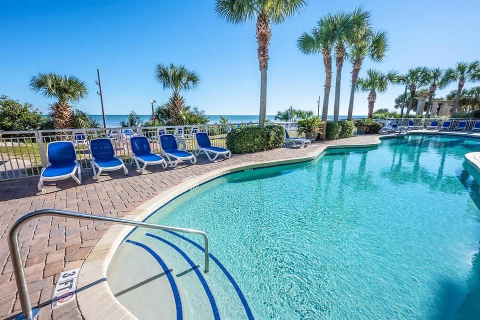 High Floor, Direct Oceanfront Views,Camelot Resort House in Myrtle Beach