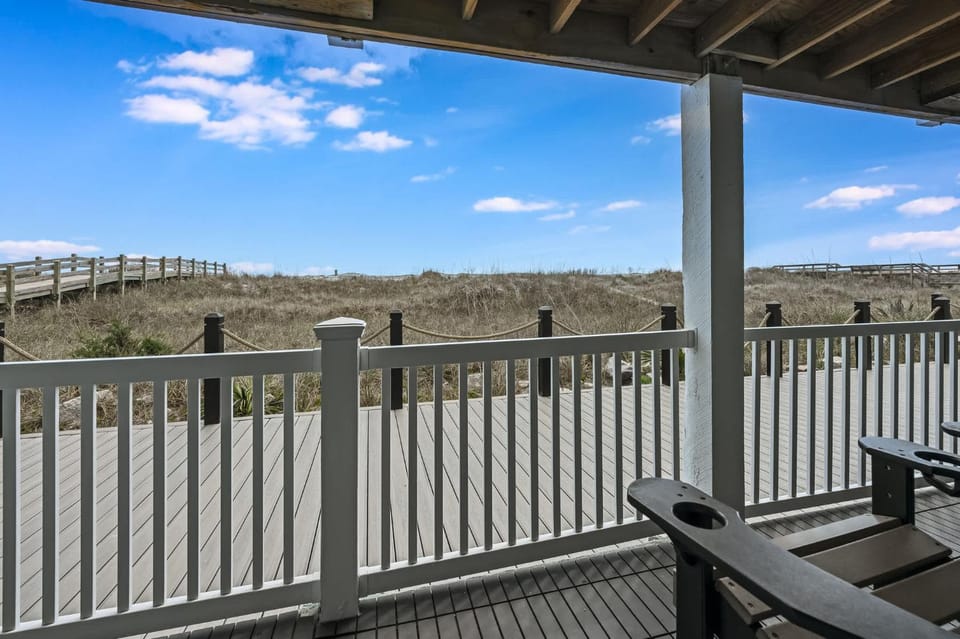 2BR at North Myrtle's Kings View, Low Level,Views! House in North Myrtle Beach