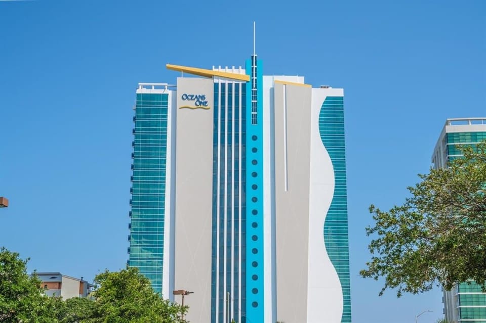 New Corner Suite 2BR, Direct Ocean and City Views House in Myrtle Beach