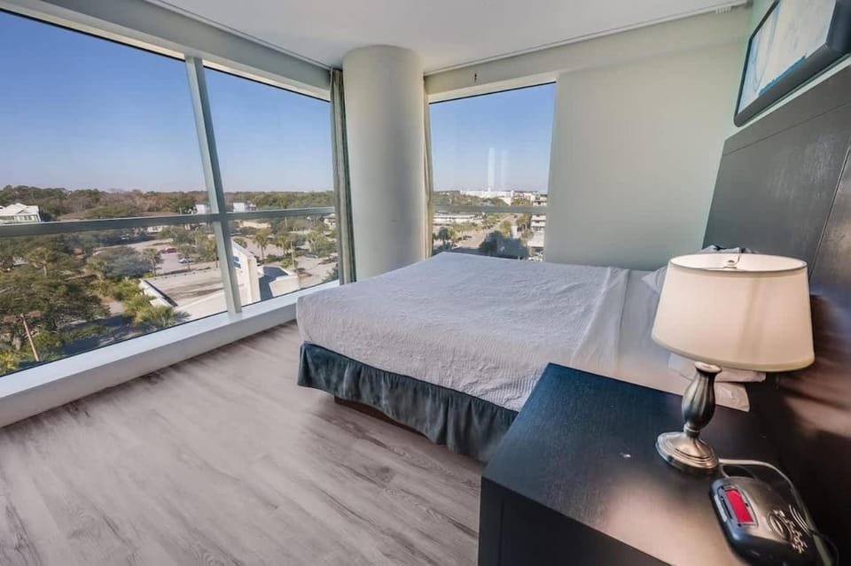 New Corner 6th FLOOR, Floor to Ceiling Glass Views House in Myrtle Beach